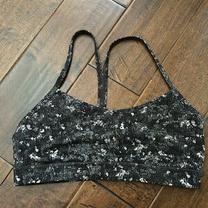 Lululemon power y sports bra